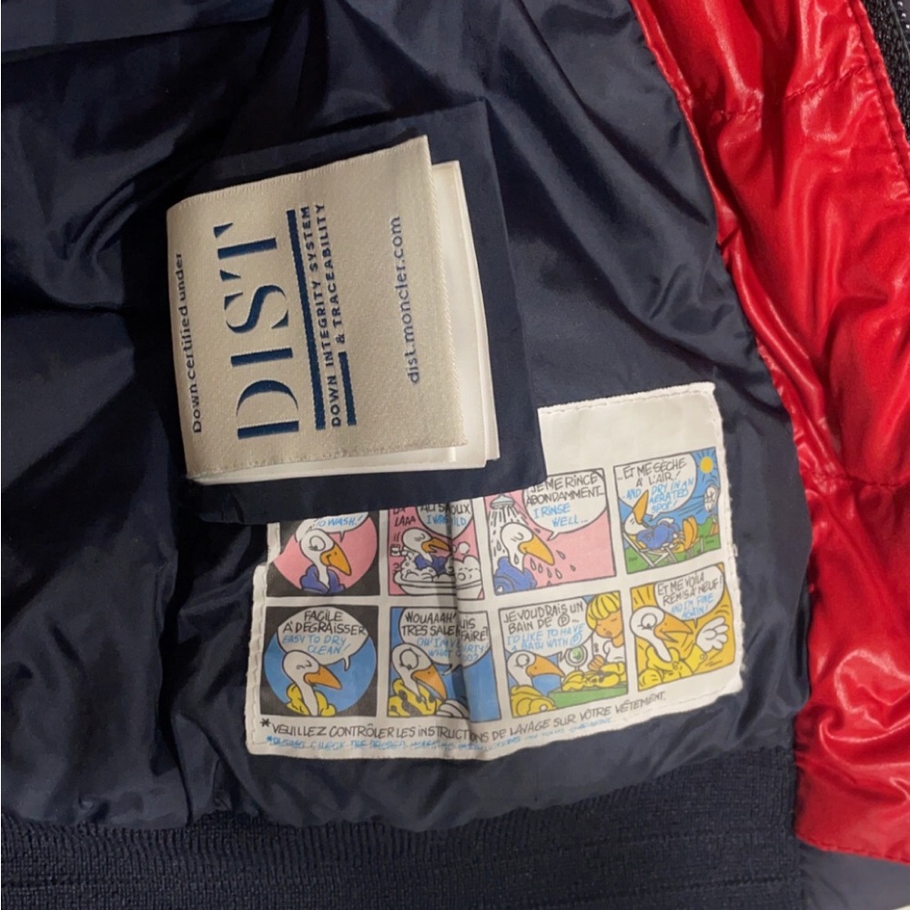 Moncler Kids Navy & Red Hooded Puffer Coat - Picture 3 of 5